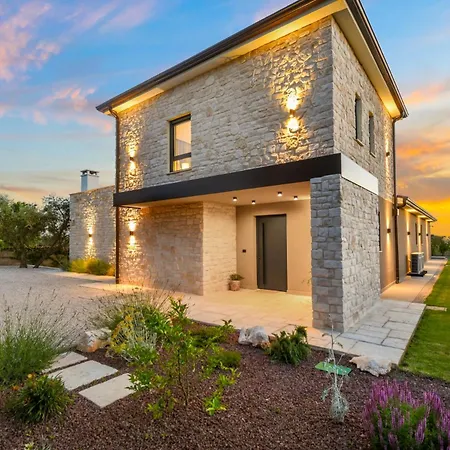 Modern Noor Near Porec By Istrabook * Labinci