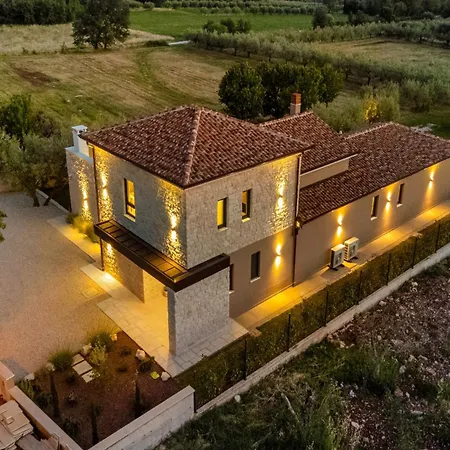 Modern Noor Near Porec By Istrabook * Labinci