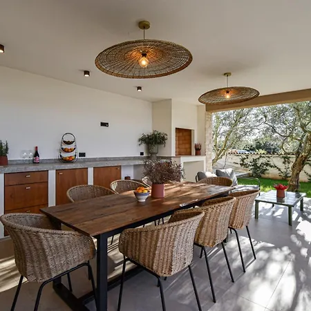 Vila Modern Noor Near Porec By Istrabook