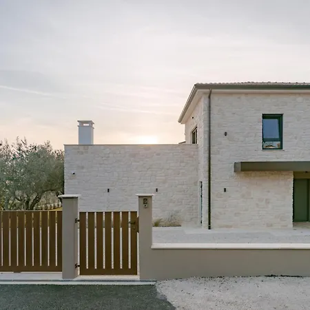 Vila Modern Noor Near Porec By Istrabook *